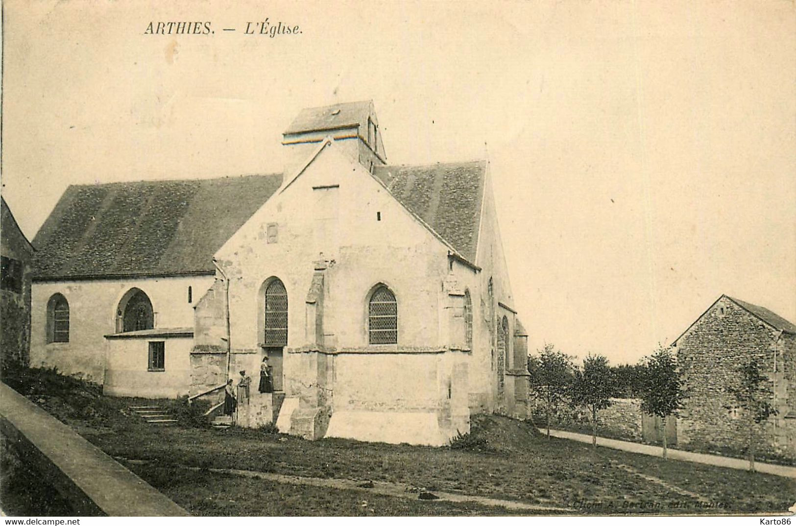 Arthies * Vue Sur L'église Du Village - Arthies