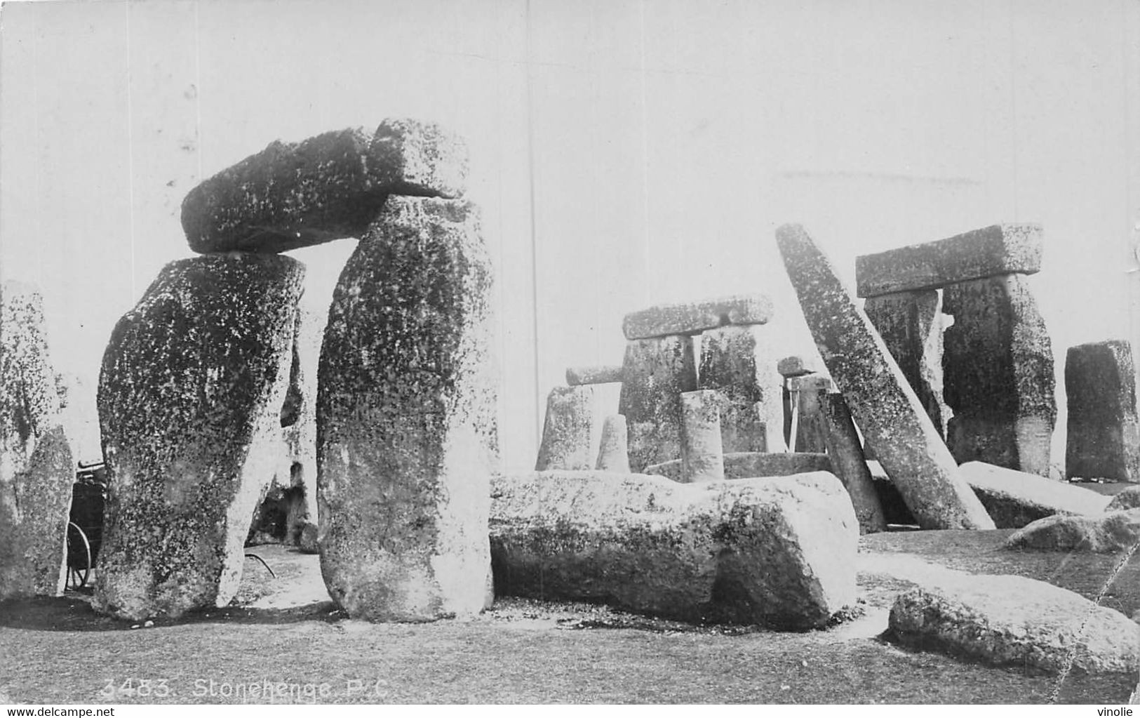 22-1338 : STONEHENGE - Dolmen & Menhirs