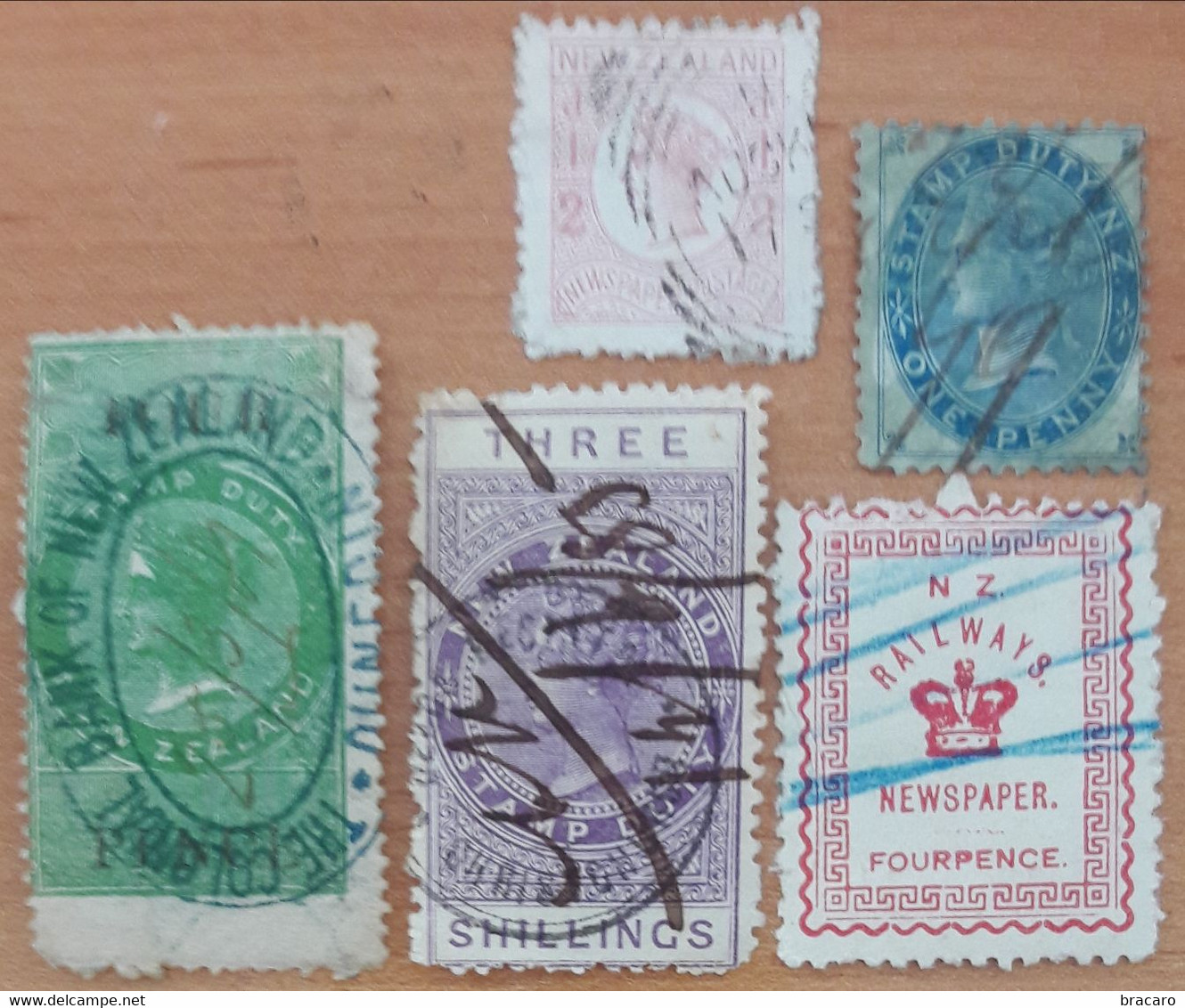 NEW ZEALAND - Revenue / Fiscal Stamps - 3 X Stamp Duty + 2 X Newspapers - Postal Fiscal Stamps