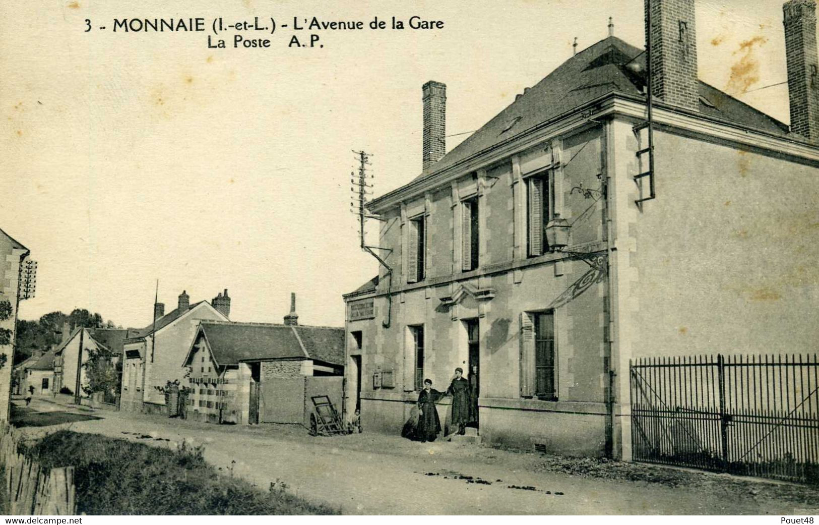 37 - MONNAIE - L'Avenue De La Gare. La Poste. - Monnaie