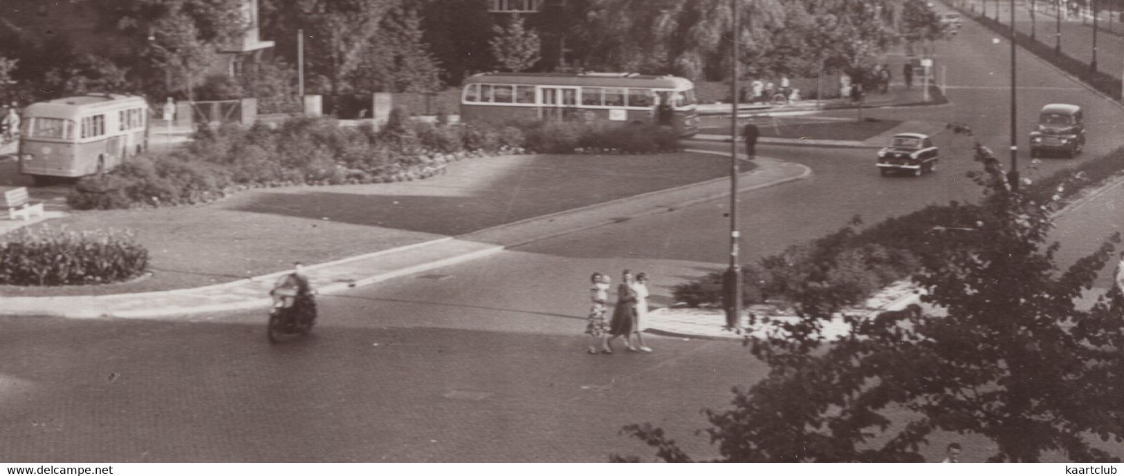 Voorburg, Laan Van N. Oost Einde - (Zuid-Holland, Nederland) - No. 815 - 2x AUTOBUS, MOTOR, FORD G13, F-TRUCK - Voorburg