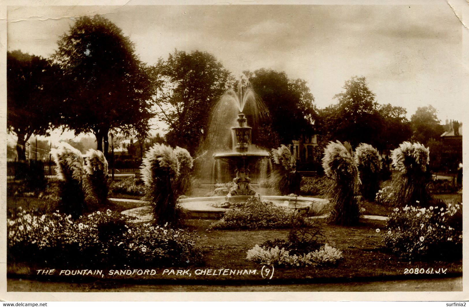 GLOS - CHELTENHAM - SANDFORD PARK - THE FOUNTAIN RP Gl462 - Cheltenham