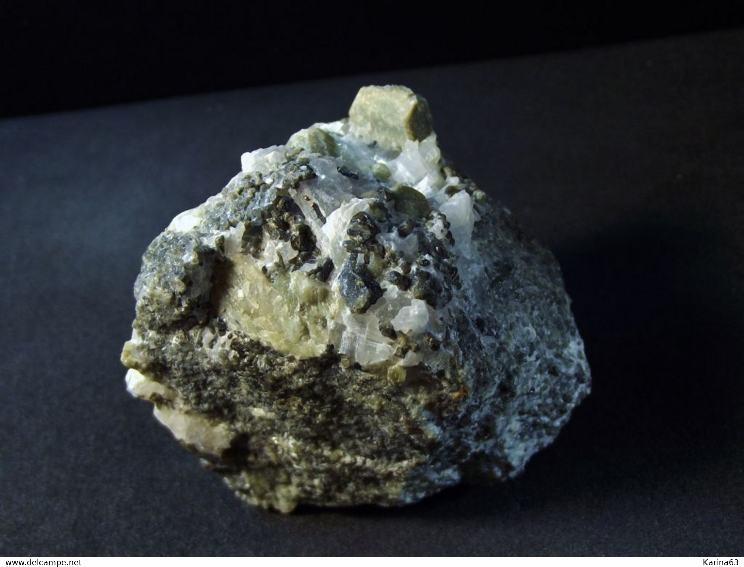 Meionite, Pargasite Et Al   ( 6 X 5 X 4 Cm ) - Pargas - South-West Finland - Finland - Minéraux