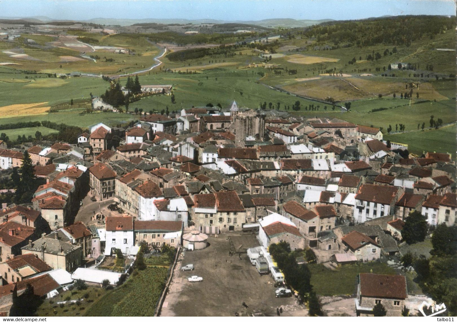 43 - Sauges - Vue Générale Aérienne - Les Forains De La Fête Démontent - Saugues