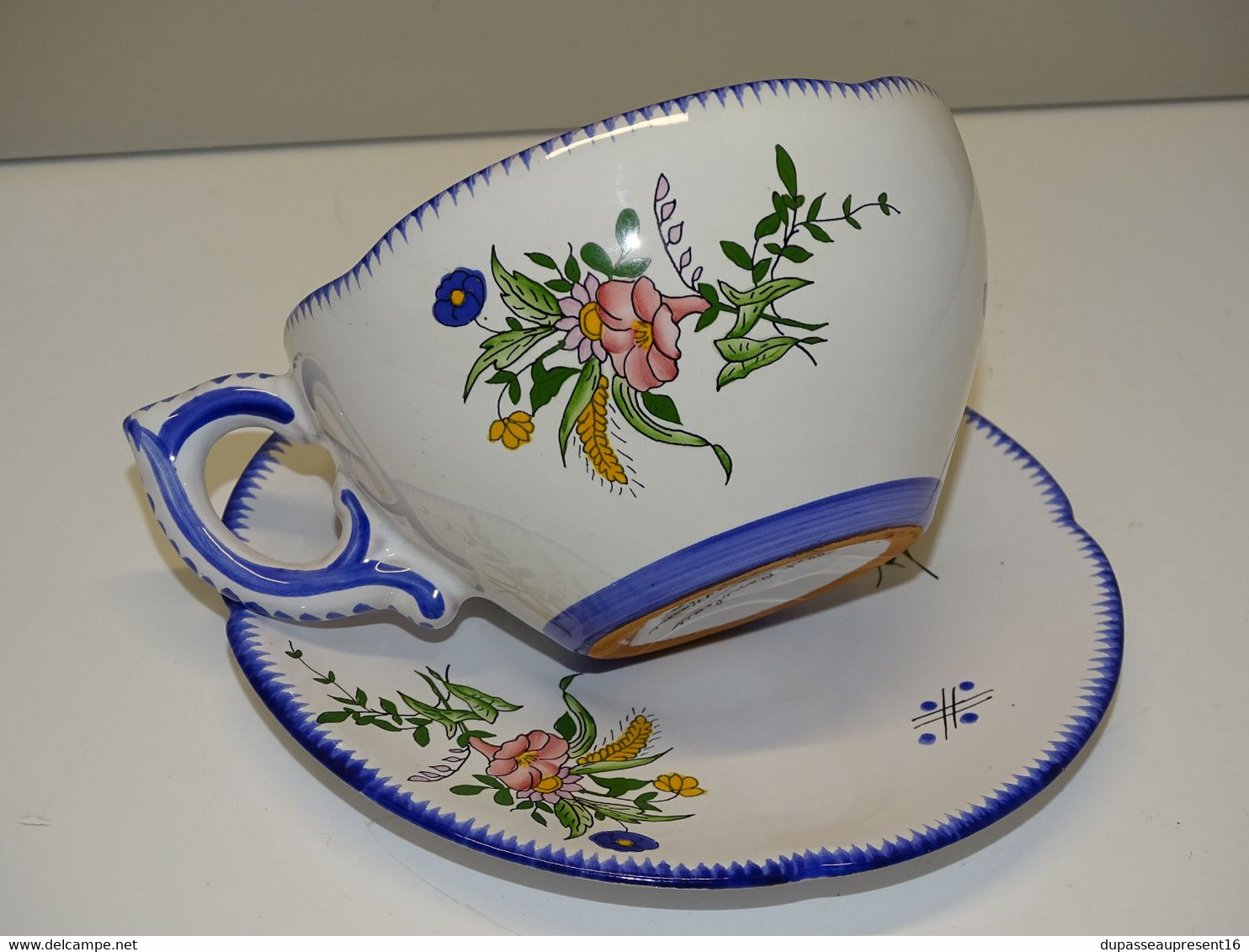 *  JOLI ANCIEN DEJEUNER TASSE & SOUCOUPE COLLECTION FAIENCERIE D'ART LE RENOLEAU  E - Angoulême/Le Renoleau (FRA)