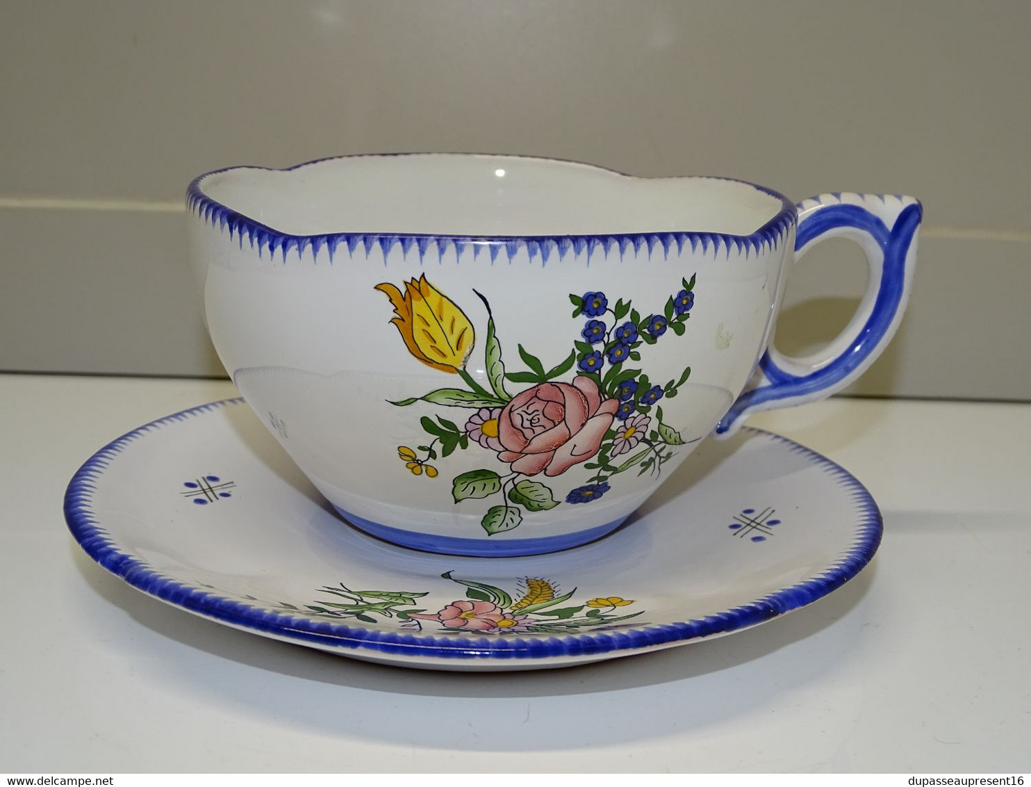 *  JOLI ANCIEN DEJEUNER TASSE & SOUCOUPE COLLECTION FAIENCERIE D'ART LE RENOLEAU  E - Angoulême/Le Renoleau (FRA)