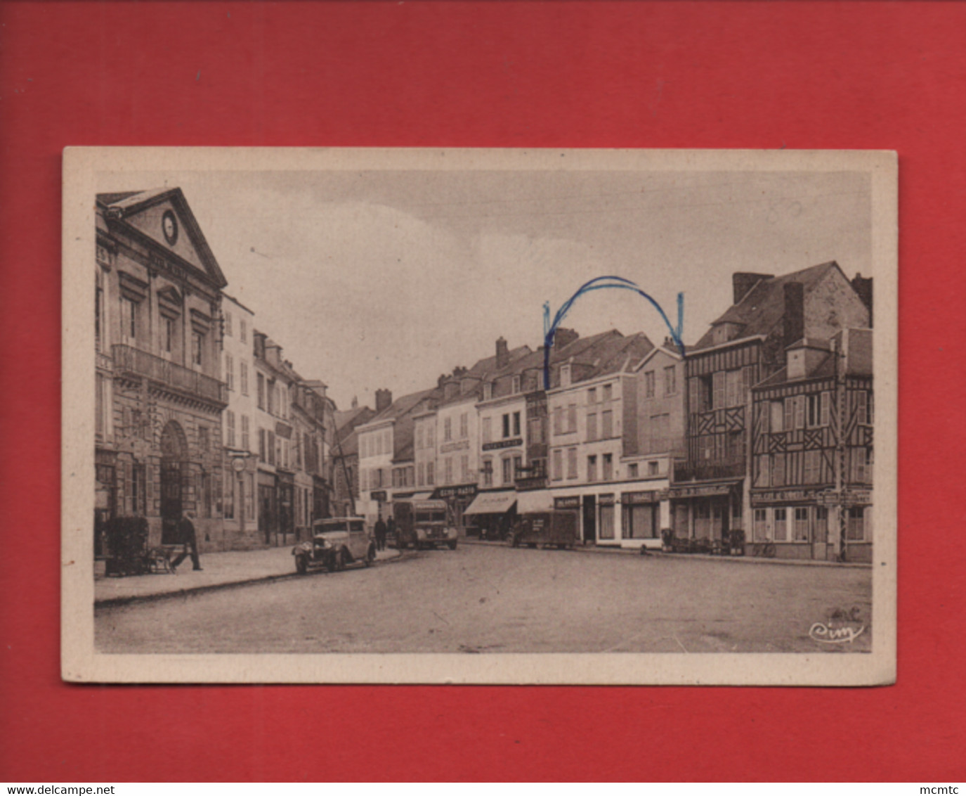 CPA - Breteuil Sur Noye -(Oise) - Place De L'hôtel De Ville Et Rue D'Amiens - Breteuil