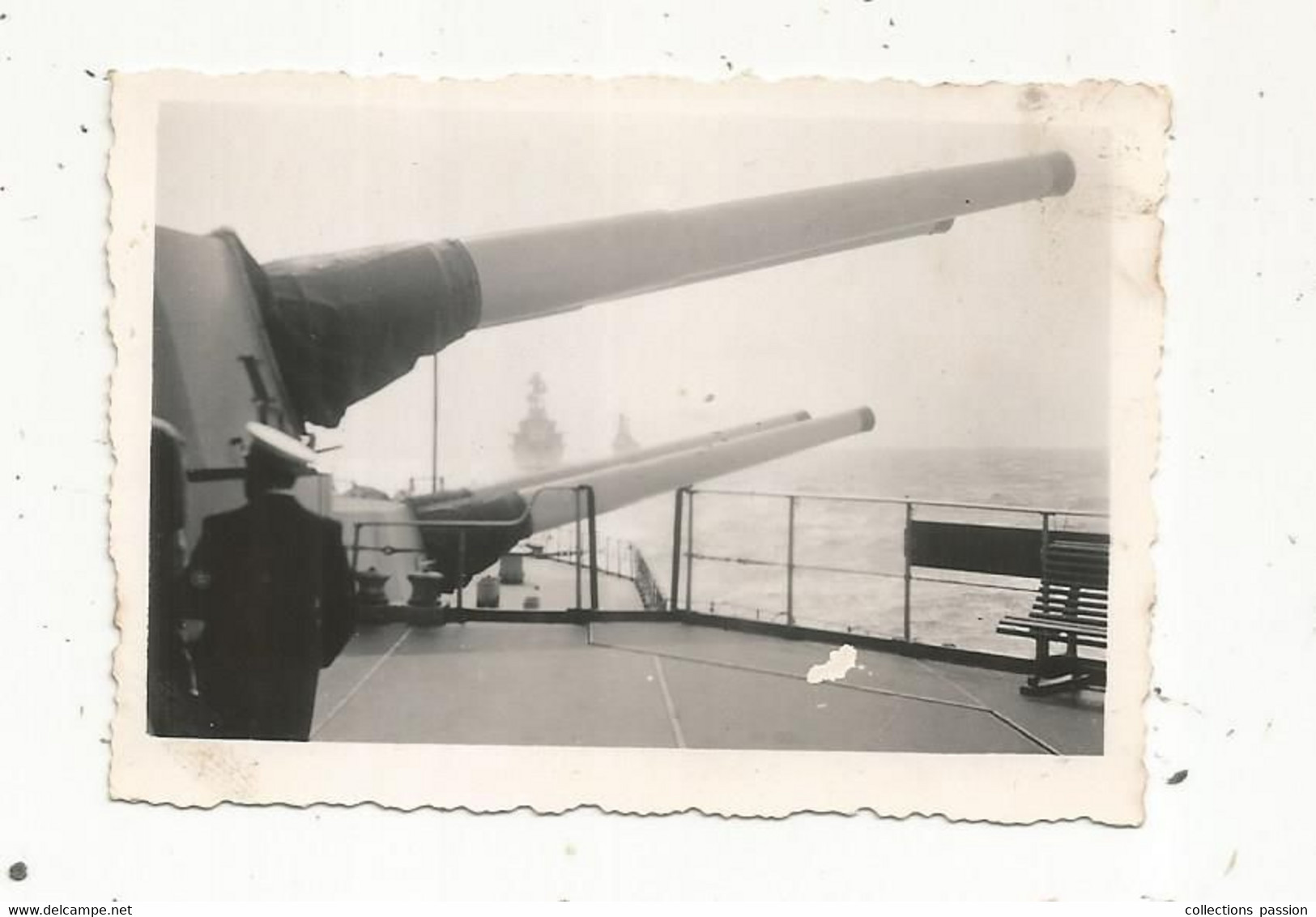 Photographie , Bateau De Guerre ,militaria , Excercice En Mer , PROVENCE,canons, 85 X 60  Mm , 2 Scans - Boten