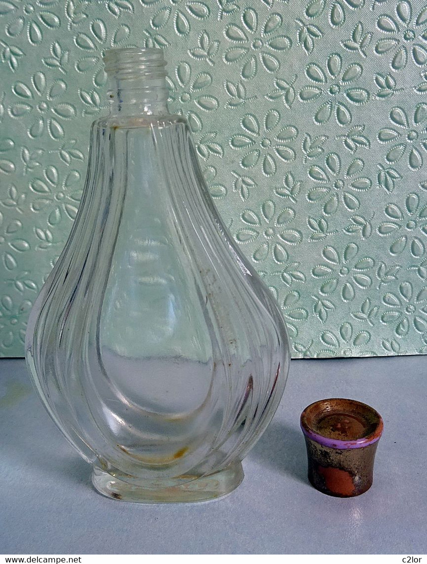 Ancien Flacon Avec Bouchon "CHANTILLY " (Houbigant ?)T Eau De Parfum 60 Ml VIDE/EMPTY Pour Collection - Flacons (vides)