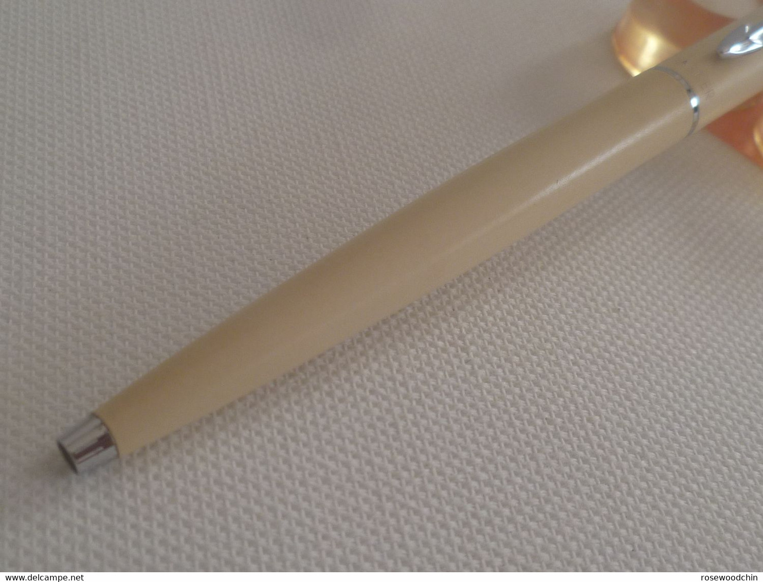 Authentic Vintage Parker Classic Matte White Ball Point Pen France (#51) - Stylos