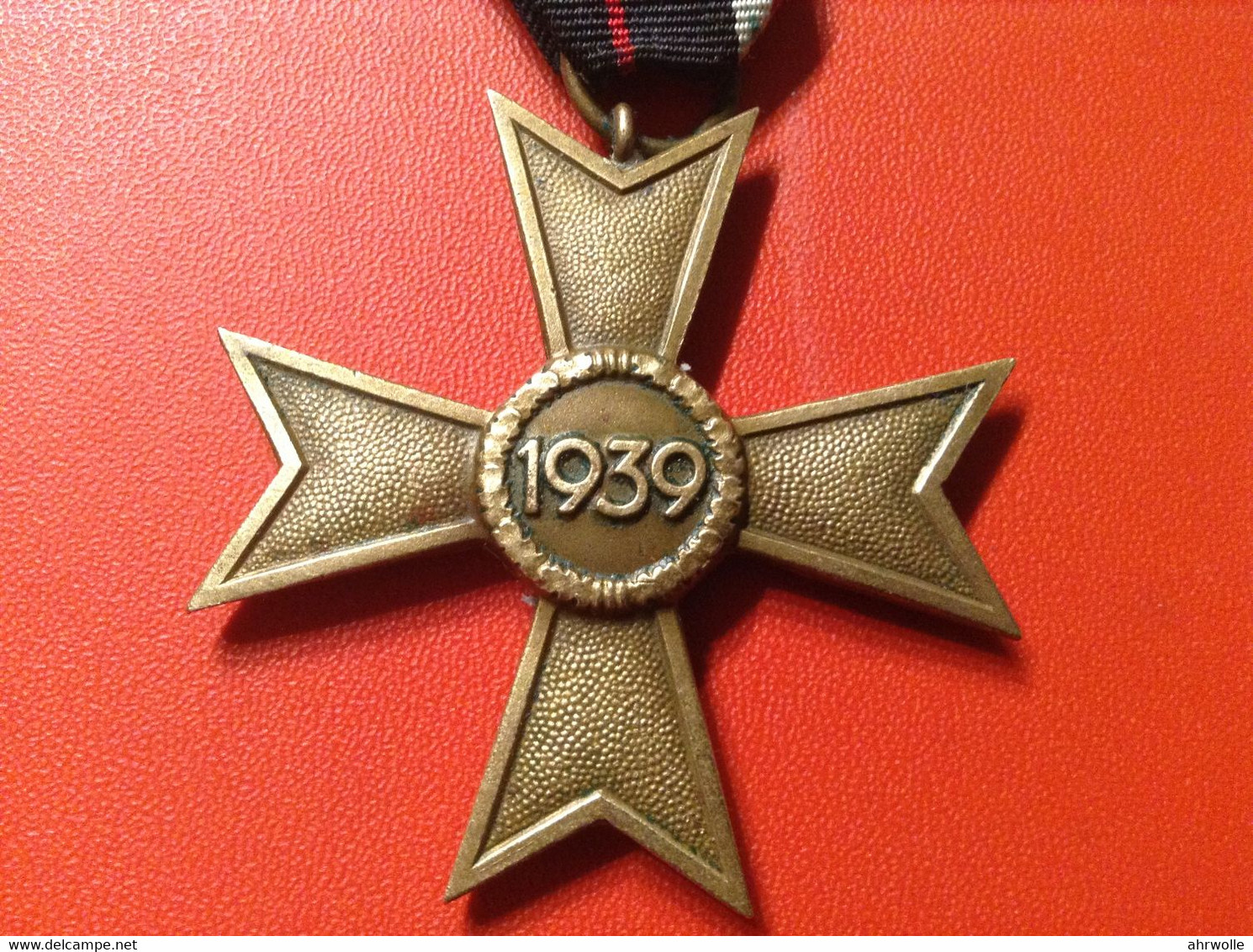 Abzeichen Orden WW2 Kriegsverdienstkreuz Ohne Schwerter 1939 An Öse Mit Band 2. Klasse - 1939-45