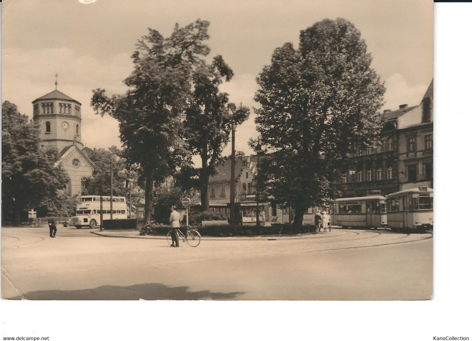 Berlin, DDR, Niederschönhausen, Bus Und Tram Am Ossietzkyplatz, Foto-AK, Gelaufen 196,. Altersspuren - Sonstige & Ohne Zuordnung