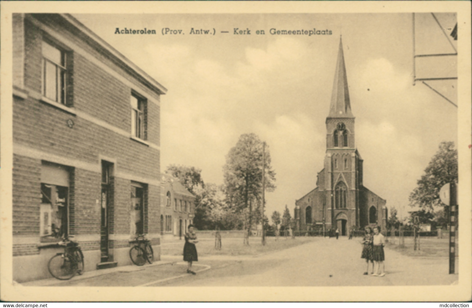 BE OLEN / Achterolen - Kerk En Gemeenteplaats / CARTE ANIMEE - Olen