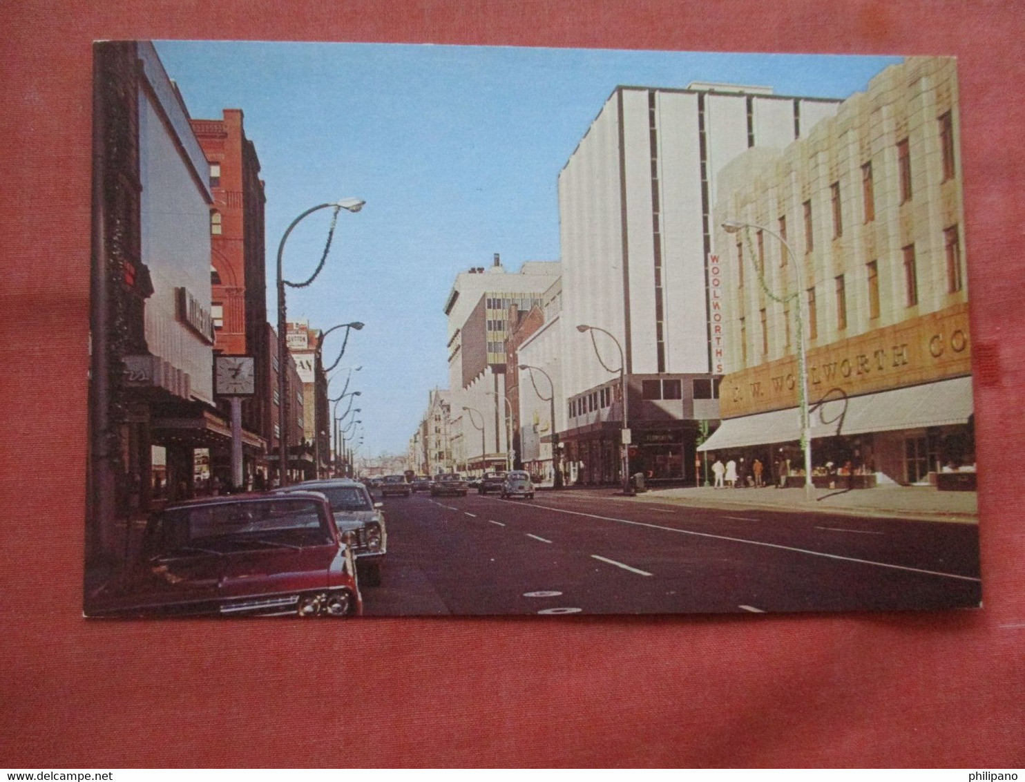 Woolworth Store South Salina Street.  Syracuse  New York   Ref 5518 - Syracuse