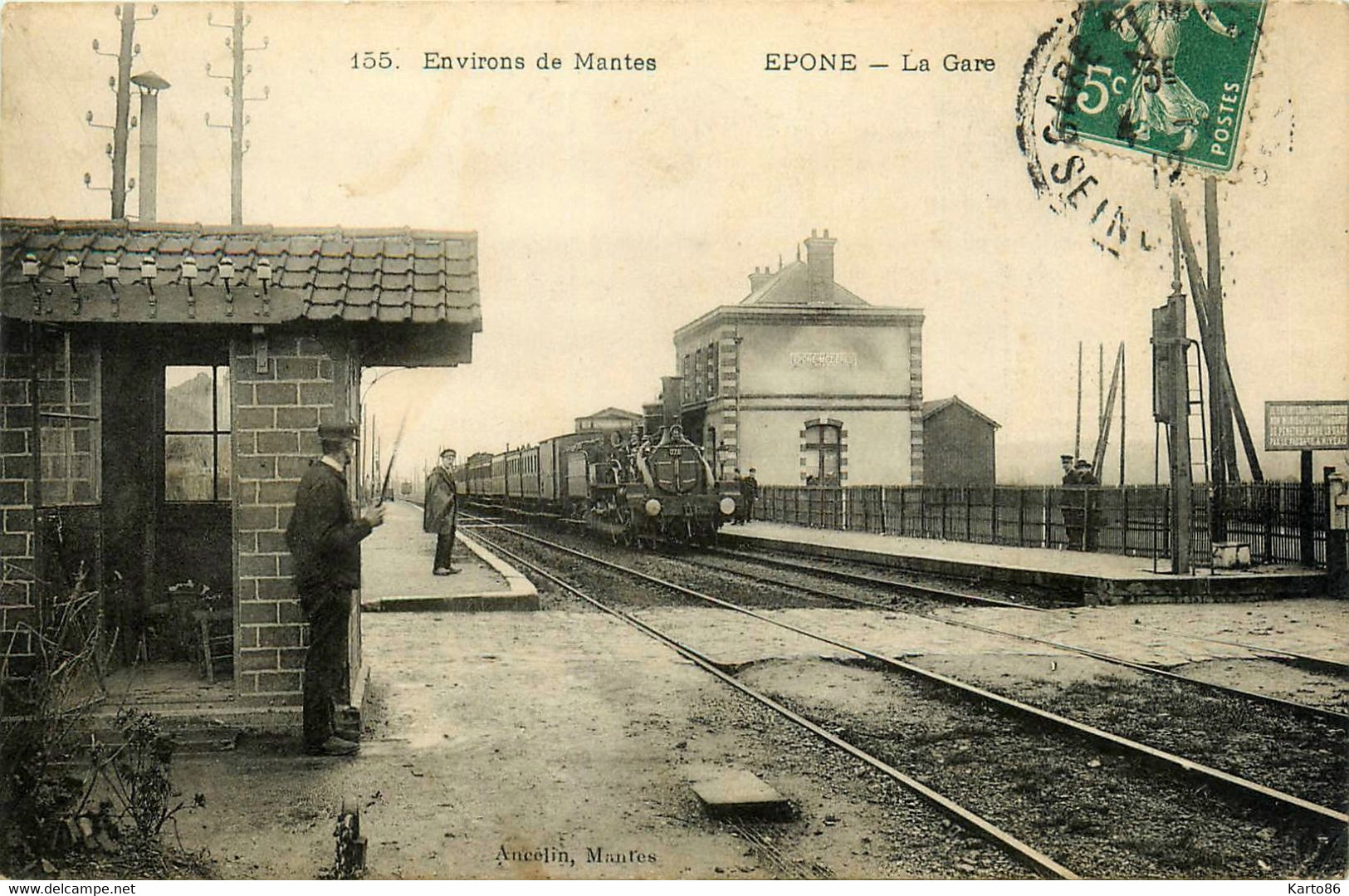 épône * Vue Sur La Gare Du Village * Le Train * Ligne Chemin De Fer * Passage à Niveau - Epone