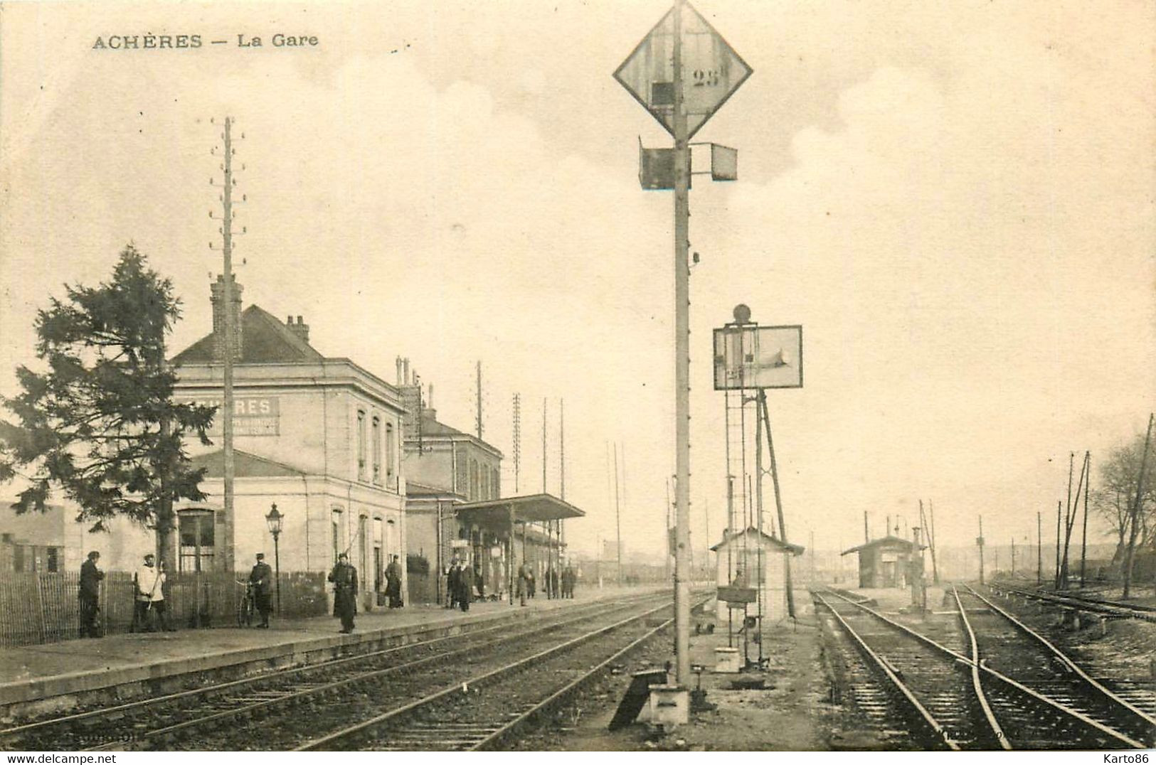 Achères * Vue Sur Le Gare Du Village * Ligne Chemin De Fer - Acheres