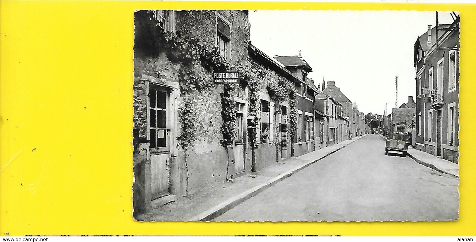 MONTJEAN La Poste Hôtel 2 CV Rue Principale (Chrétien) Mayenne (53) - Autres & Non Classés