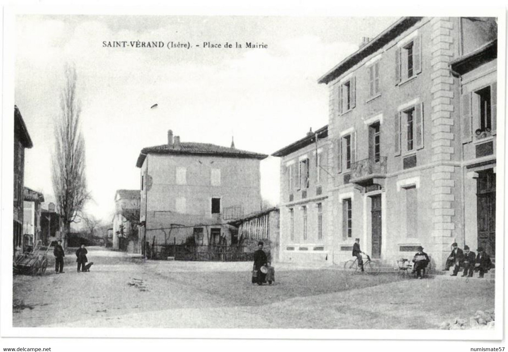 CP SAINT VERAND - Place De La Marie - ( Repro - Le Village En 1905 - Tirage 1000 Ex. ) - Saint-Vérand