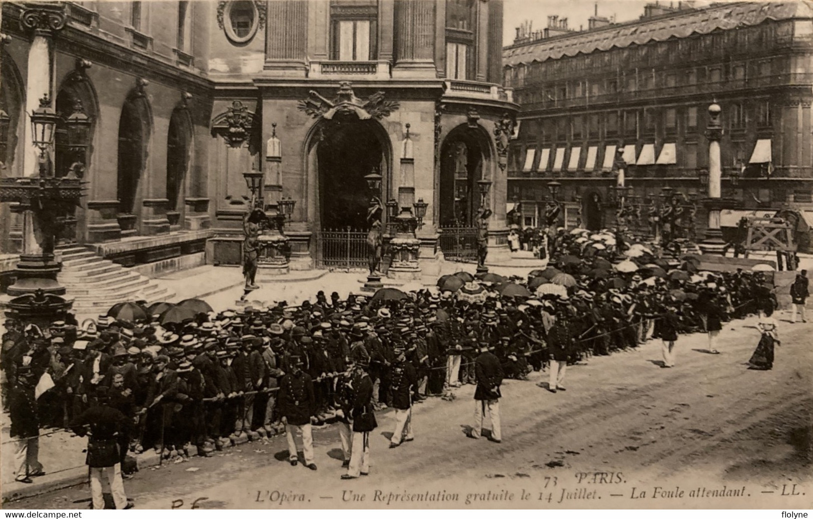 Paris - 9ème Arrondissement - L’opéra - Une Représentation Gratuite Le 14 Juillet , La Foule Attendant - Fête Nationale - Distretto: 09