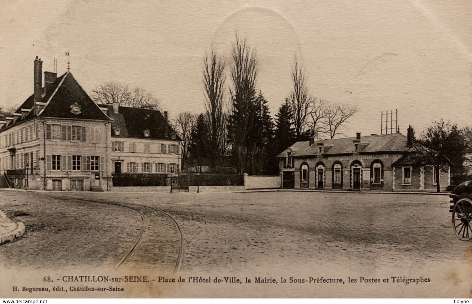 Châtillon Sur Seine - La Place De L’hôtel De Ville - La Mairie - La Sous Préfecture - Postes Et Télégraphes - Chatillon Sur Seine