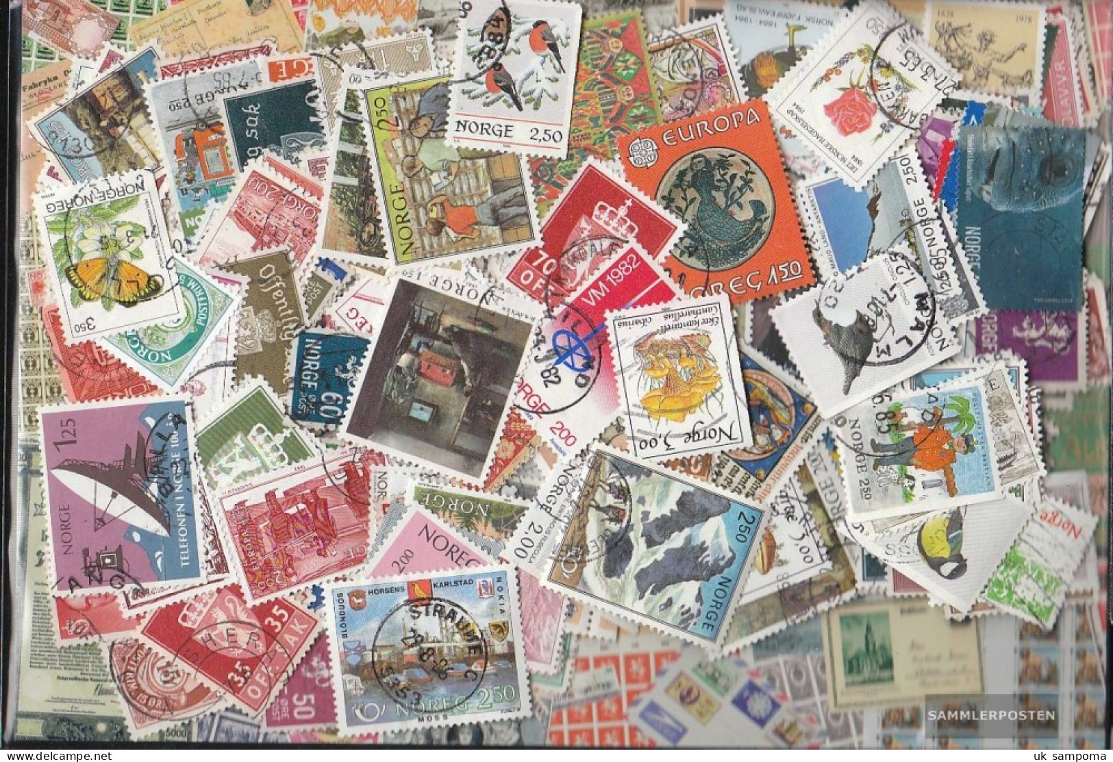Norway 300 Different Stamps - Verzamelingen