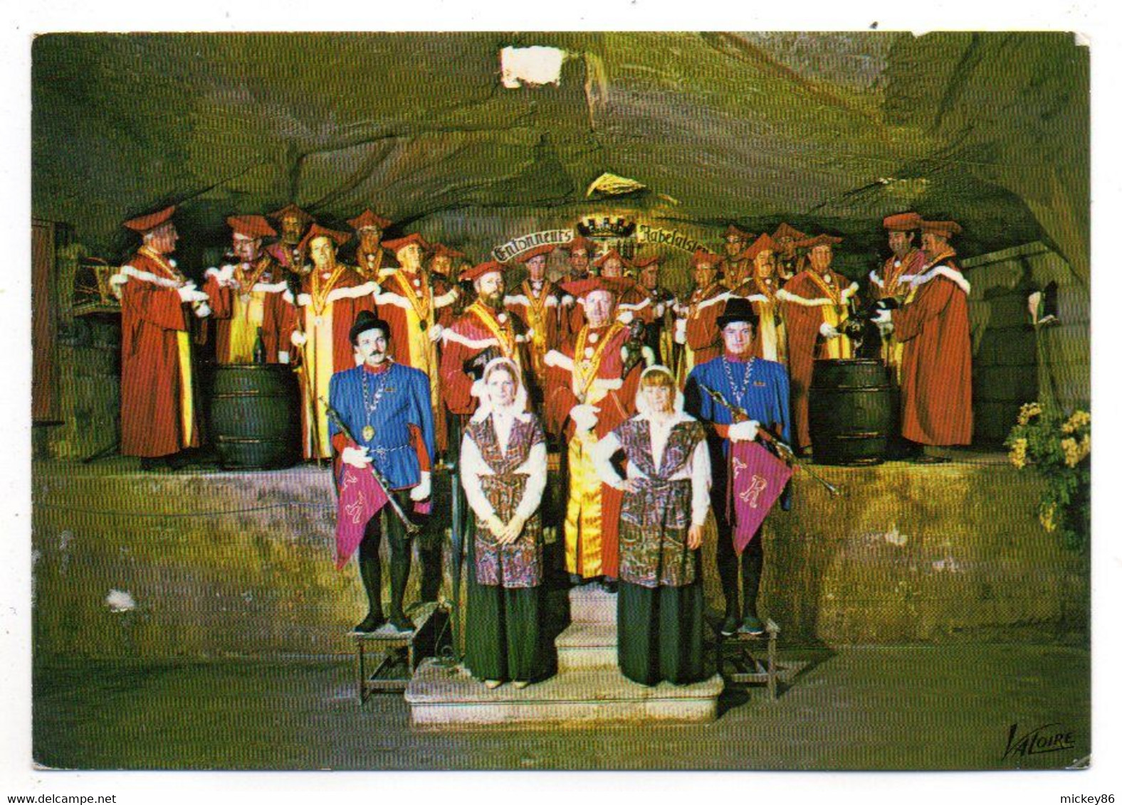 CHINON--Dans Les Caves, Confrérie Des Entonneurs Rabelaisiens .( Très Animée)...n° 142 ....à Saisir - Chinon