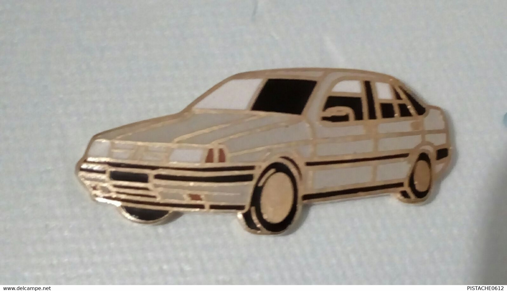 Pin's FIAT TEMPRA - Fiat