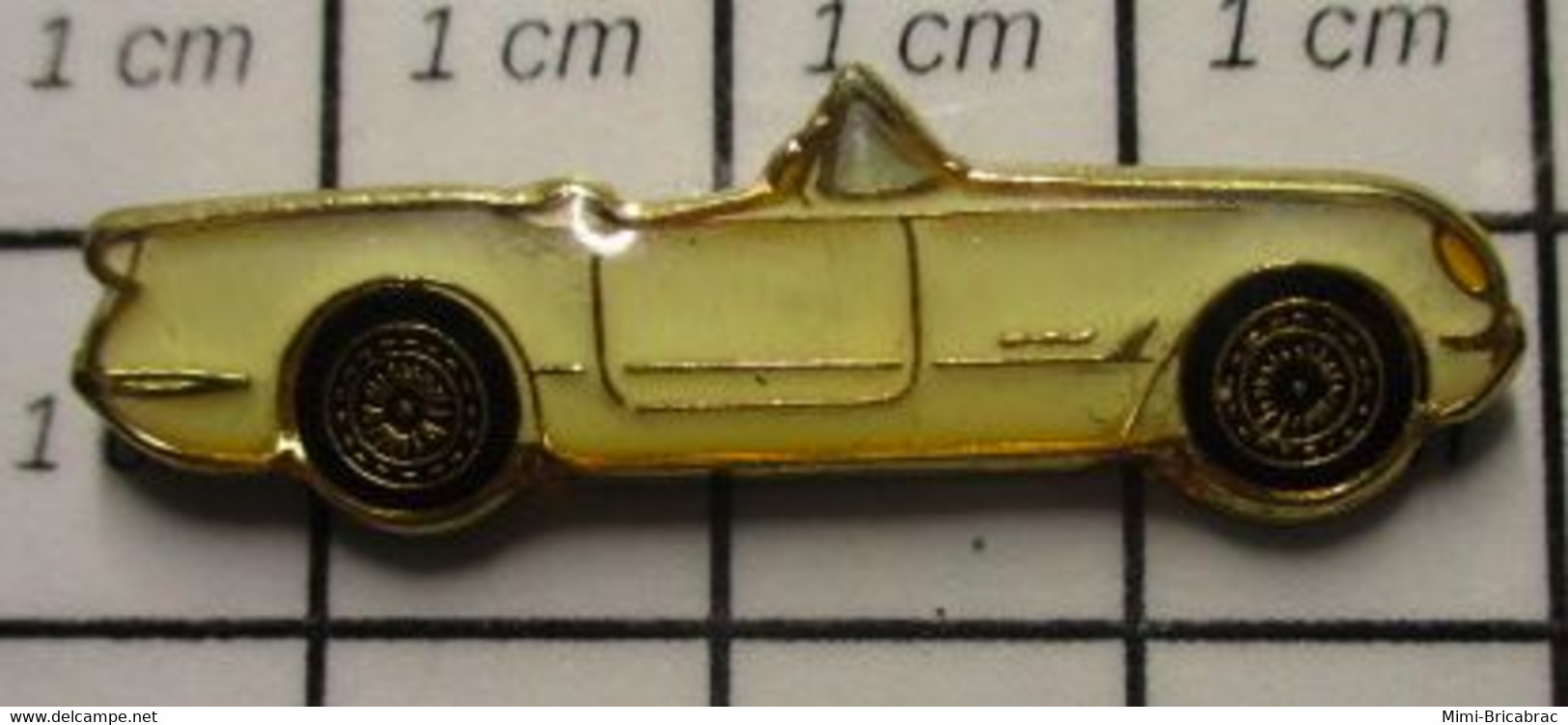 1215A Pin's Pins / Beau Et Rare / THEME AUTOMOBILES / CHEVROLET CORVETTE - Corvette