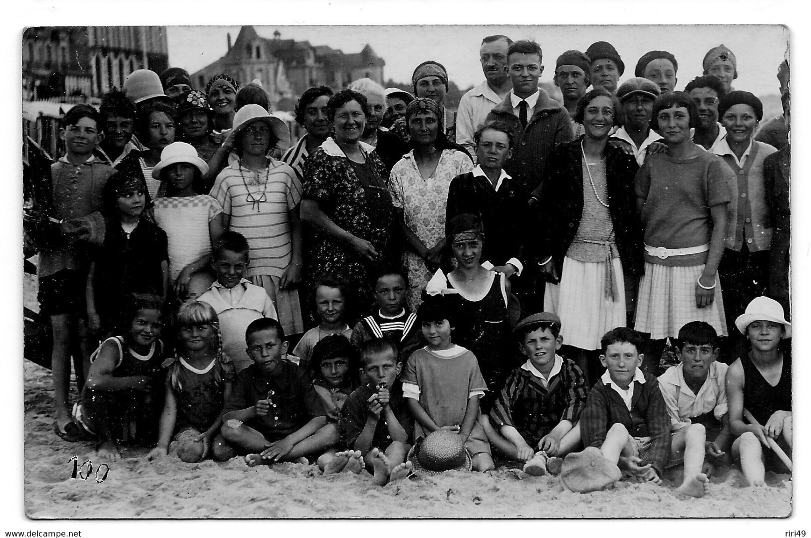 Carte Photo, Groupe D'enfantes,  Département 37?, Plage, La Loire?, Dos Vierge Et Divisé - Gruppi Di Bambini & Famiglie