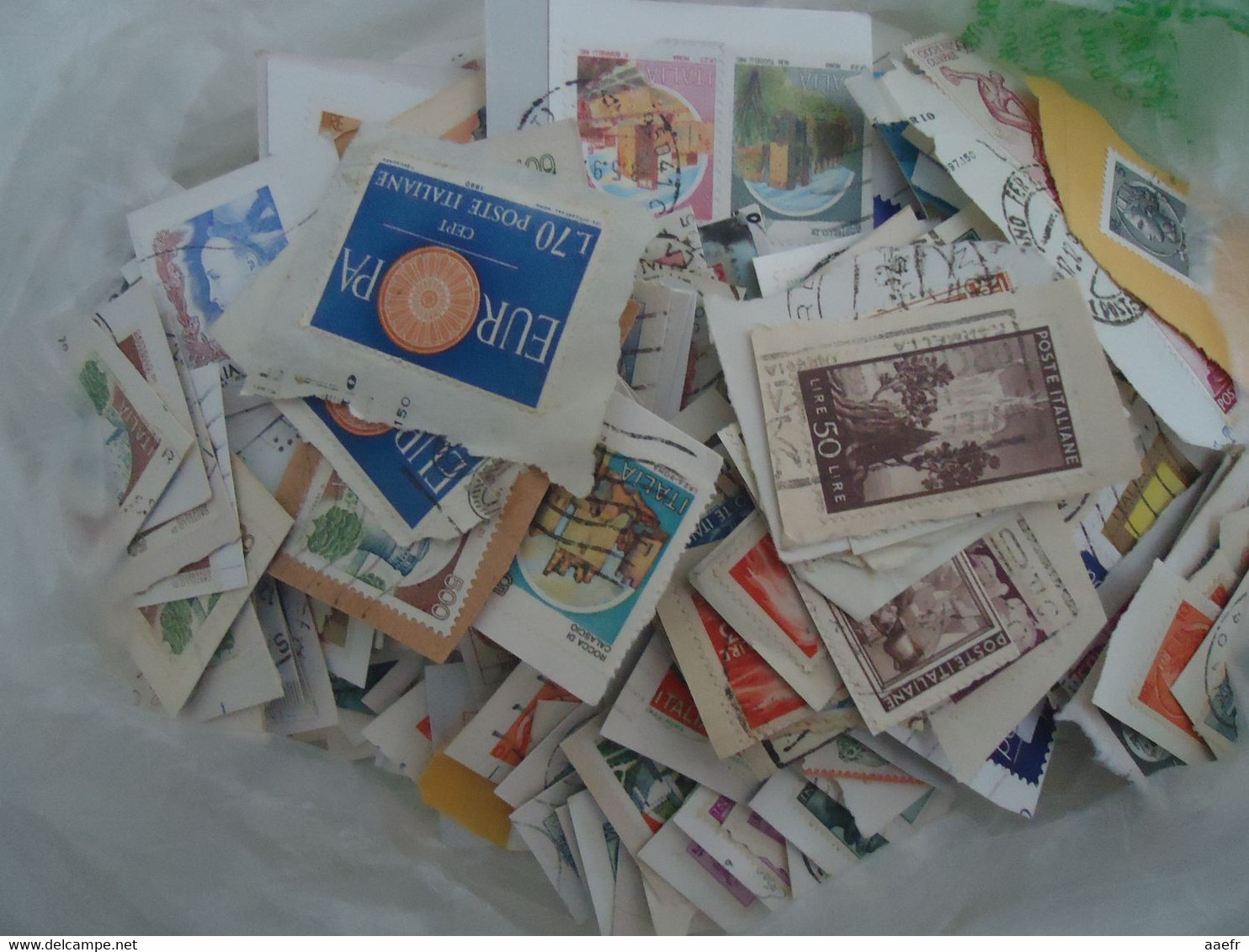 Europe - 1,5 Kg De Timbres Sur Fragments  (+/- 6000 Timbres) - Alla Rinfusa (min 1000 Francobolli)