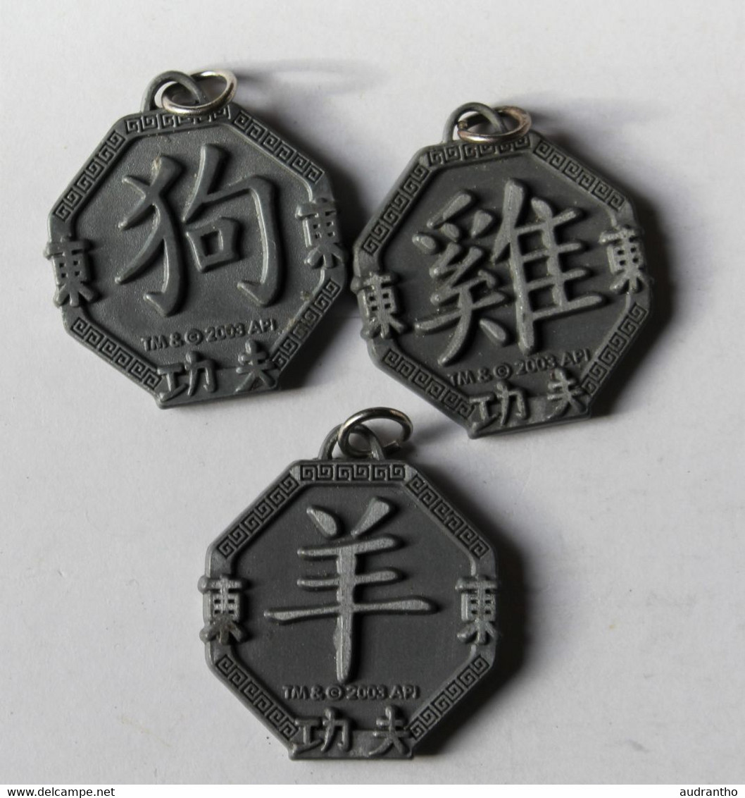 3 Pendentifs En Métal Du Zodiaque Horoscope Chinois Avec Idéogramme Chèvre Coq Et Chien 2003 API TM &C - Pendentifs