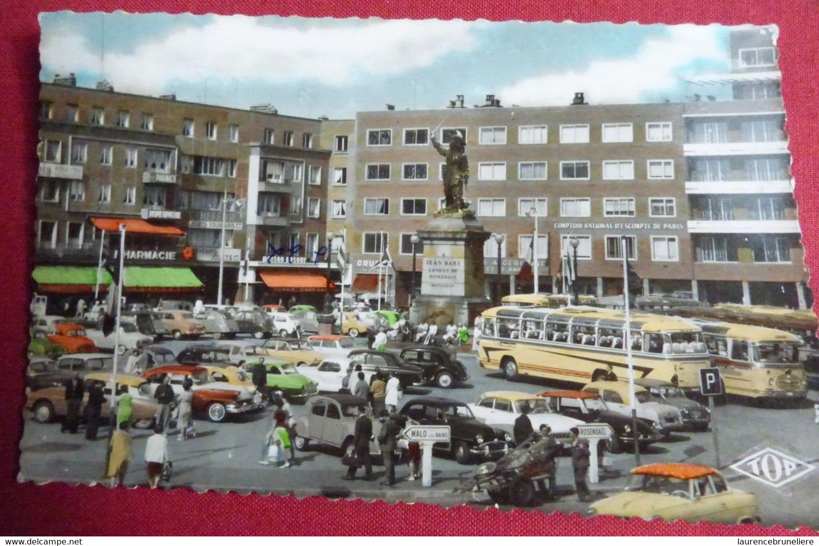 59  DUNKERQUE -  PLACE JEAN BART -  DIVERS VOITURES DAUPHINES - 2 CH  ETC.. ET AUTOBUS - Bus & Autocars