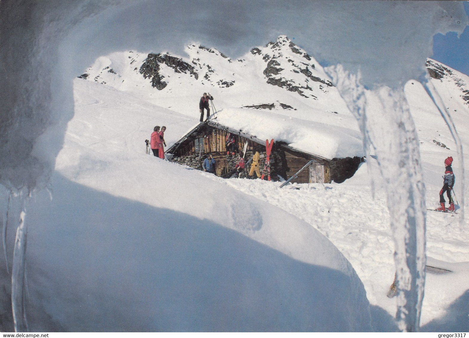 A9434) Sporthotel HAPPY STUBAI - 6167 NEUSTIFT NEDER - Verschneite Ansicht Mit Skifahrern - Neustift Im Stubaital