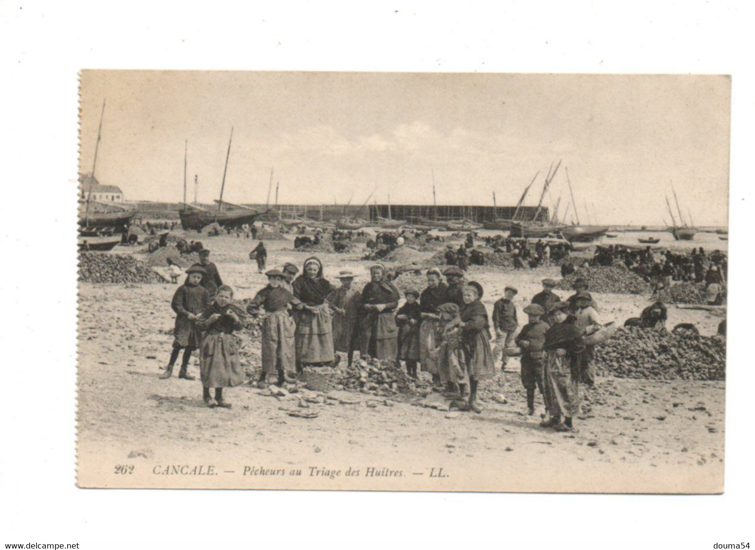 CANCALE (35) - Pêcheurs Au Triage Des Huîtres - Cancale