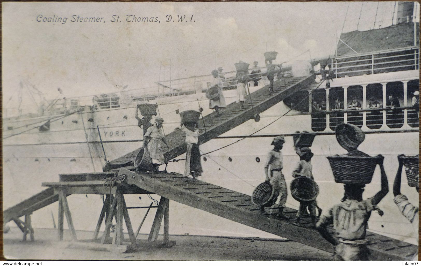 C.P.A. : Iles Vierges : D. W. I. : Coaling Steamer, St-Thomas, Stamp  "Dansk Veistindien" In 1913 - Virgin Islands, US