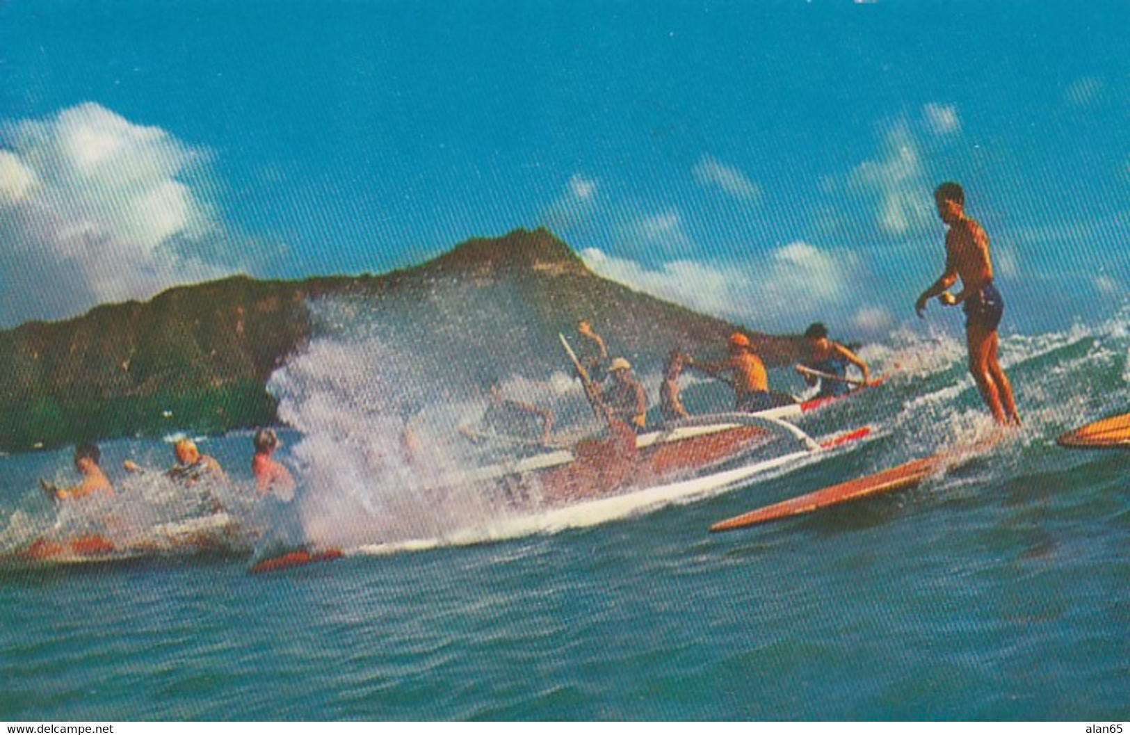 Honolulu Hawaii, Waikiki Beach Surfing Scene With Outrigger Canoes, C1950s Vintage Postcard - Honolulu