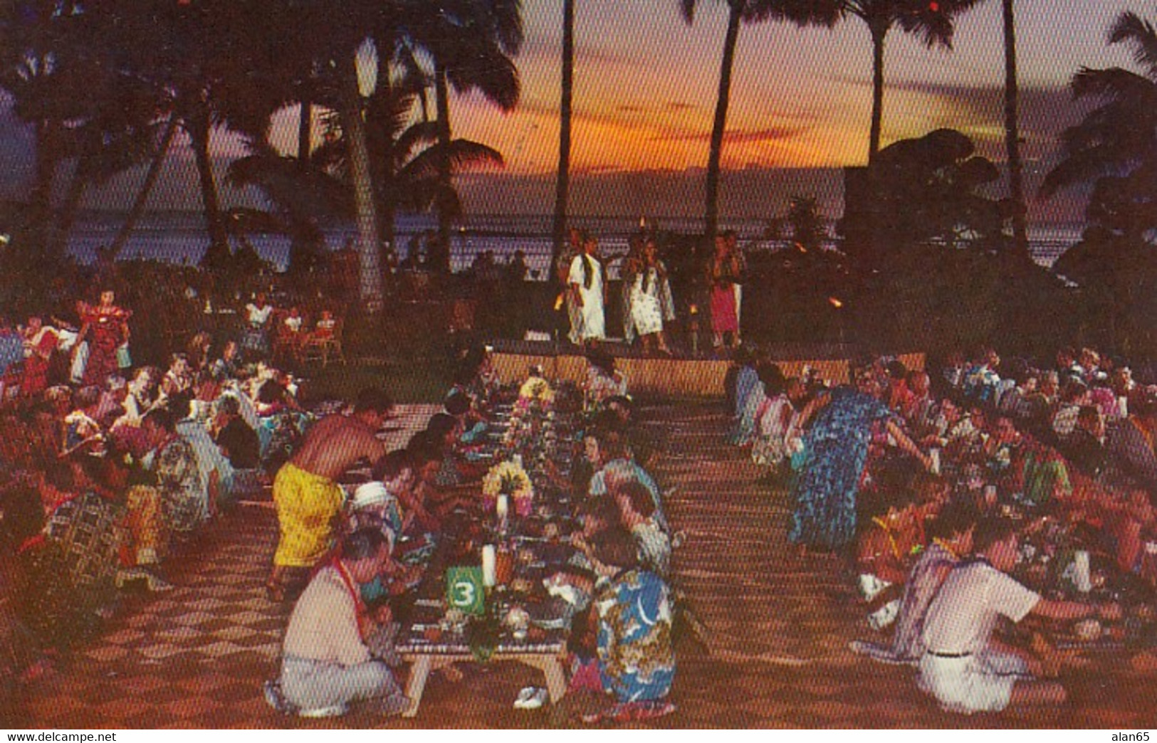 Honolulu Hawaii, Luau Native Feast With Tourists, C1950s/60s Vintage Postcard - Honolulu