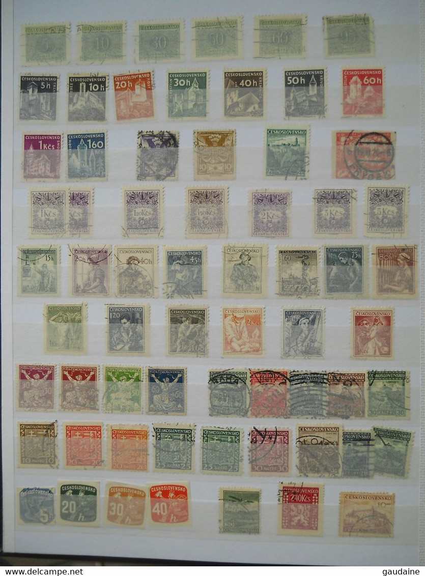 TCHECOSLOVAQUIE CESKOSLOVENSKO - LOT DE 730 TIMBRES DIFFERENTS - SET - COLLECTION - Collections, Lots & Series