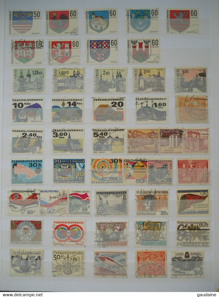 TCHECOSLOVAQUIE CESKOSLOVENSKO - LOT DE 730 TIMBRES DIFFERENTS - SET - COLLECTION