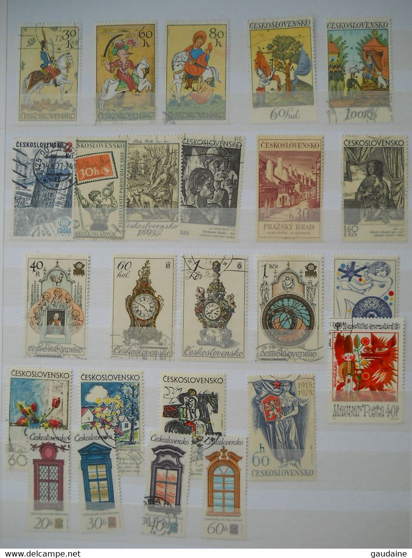 TCHECOSLOVAQUIE CESKOSLOVENSKO - LOT DE 730 TIMBRES DIFFERENTS - SET - COLLECTION