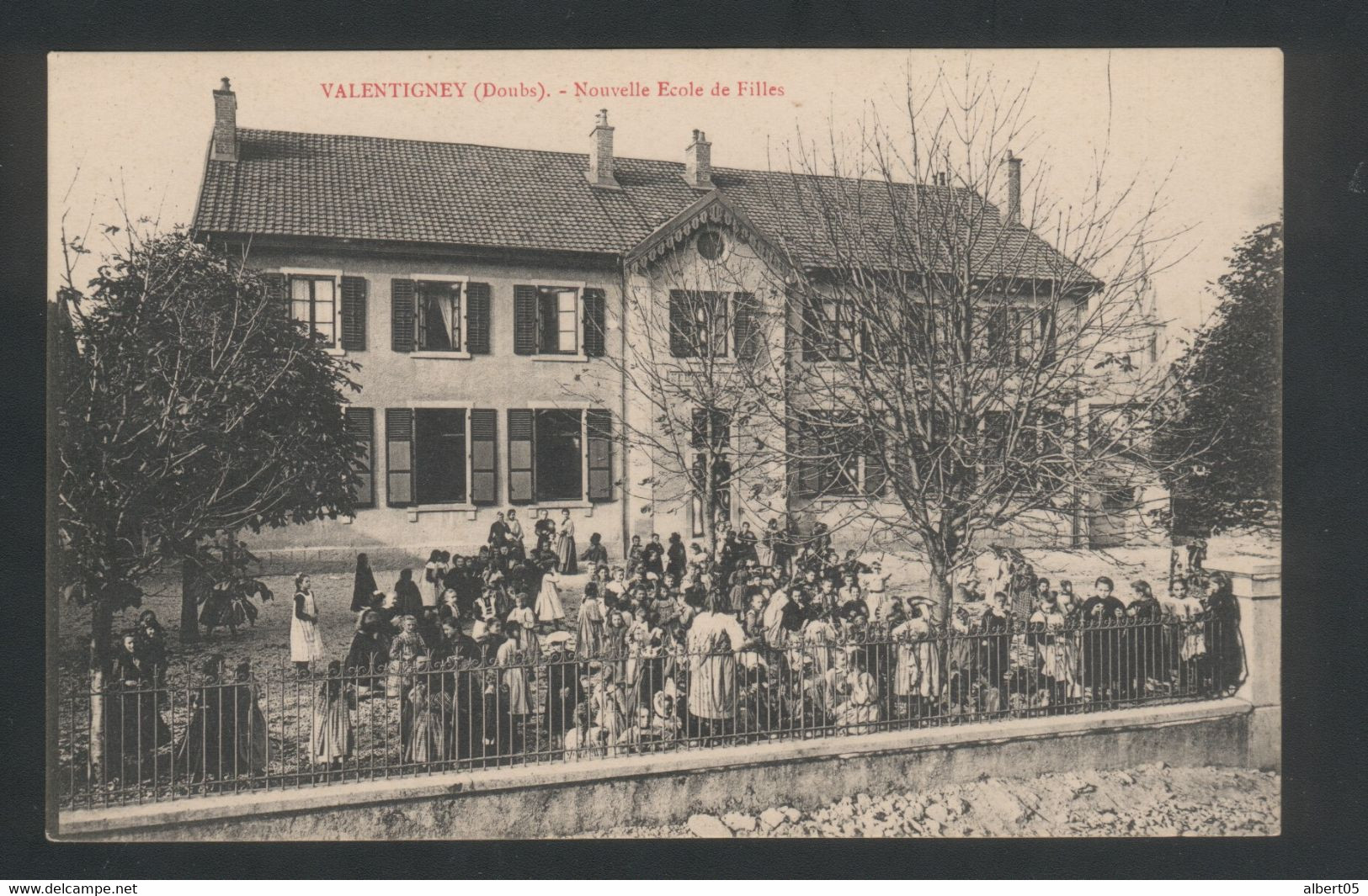 25 - Valentigney - Nouvelle Ecole De Filles - Valentigney