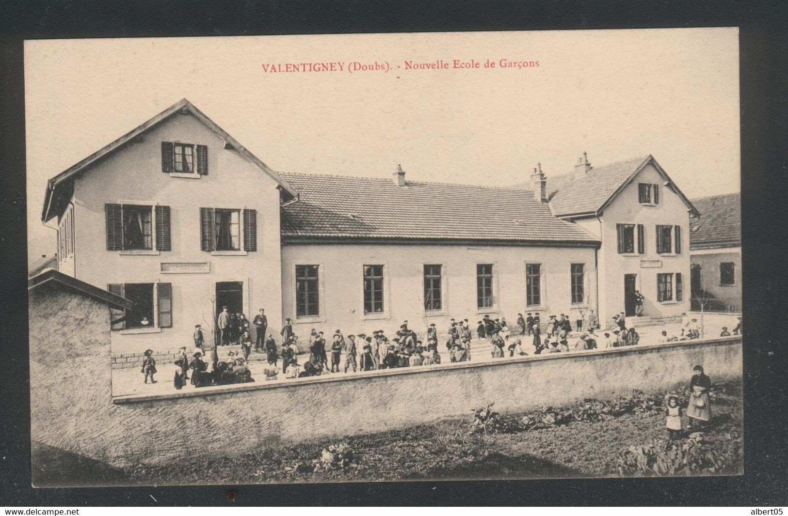 25 - Valentigney - Nouvelle Ecole De Garçons - Nouvelle Sur Delcampe - Valentigney