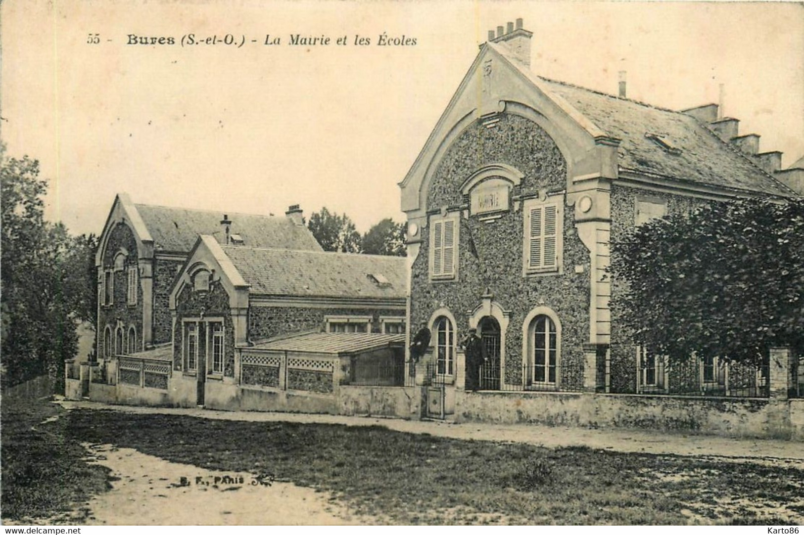 Bures Sur Yvette * Rue Et Vue Sur La Mairie Et Les écoles Du Village - Bures Sur Yvette