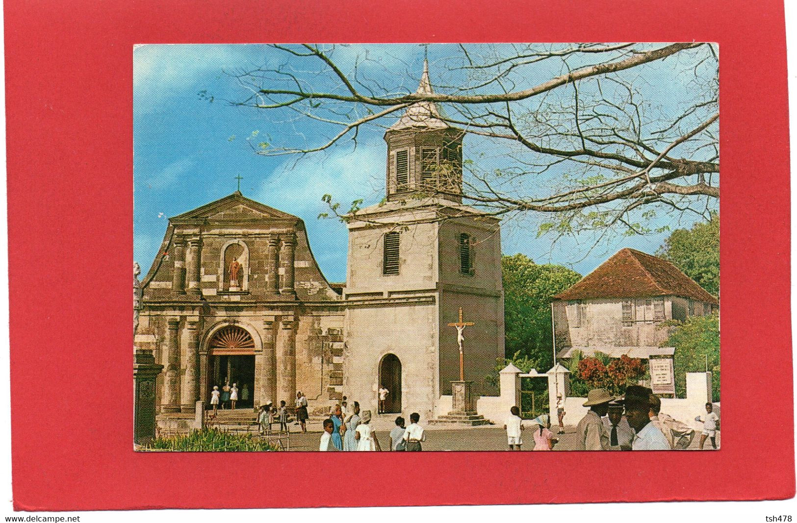 MARTINIQUE--MARIN--l'église La Place Et La Statue Du Dr Duquesnay-voir 2 Scans - Le Marin