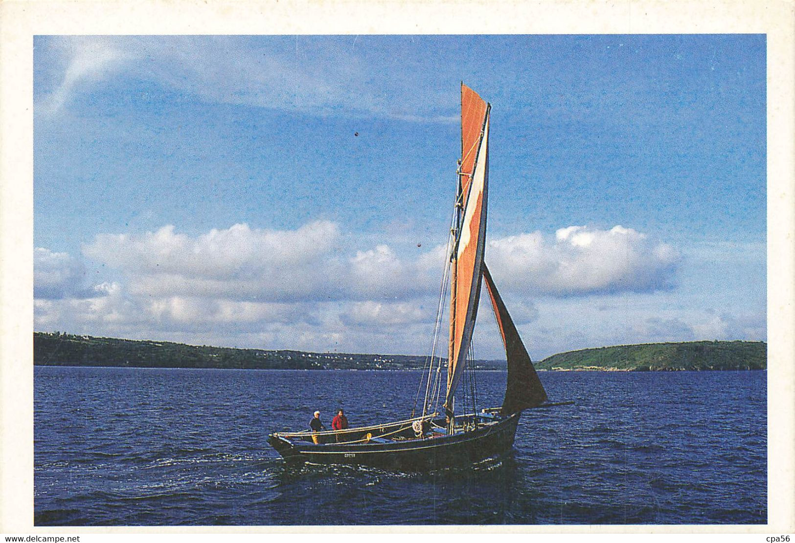 Bateau Coquillier Construit Au FRET 1936 " Bergère De Domrémy " Restauré Par " An Test " Asso De L'Hôpital Camfrout - Otros & Sin Clasificación