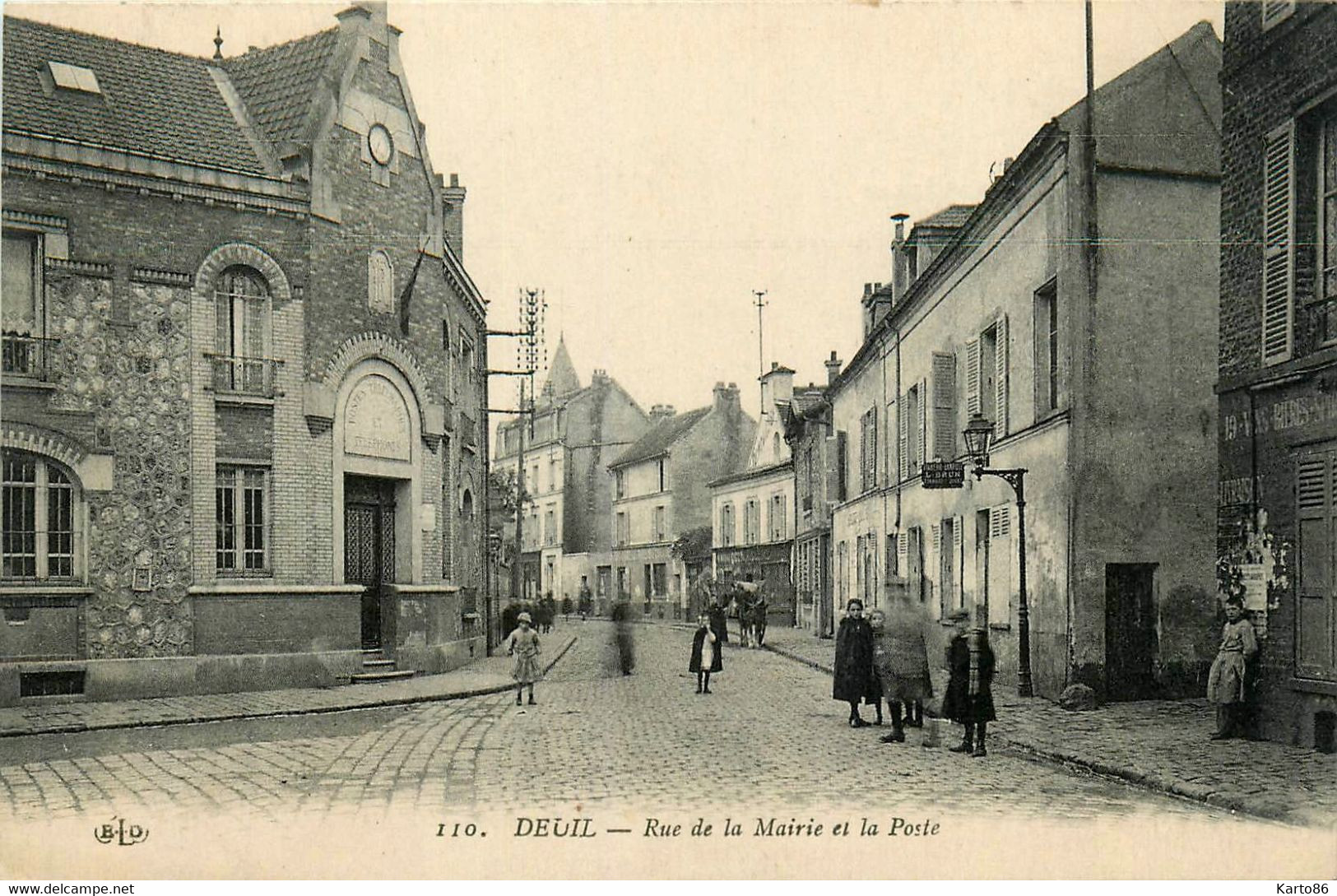 Deuil * La Rue De La Mairie Et La Poste * Ptt * Villageois - Deuil La Barre