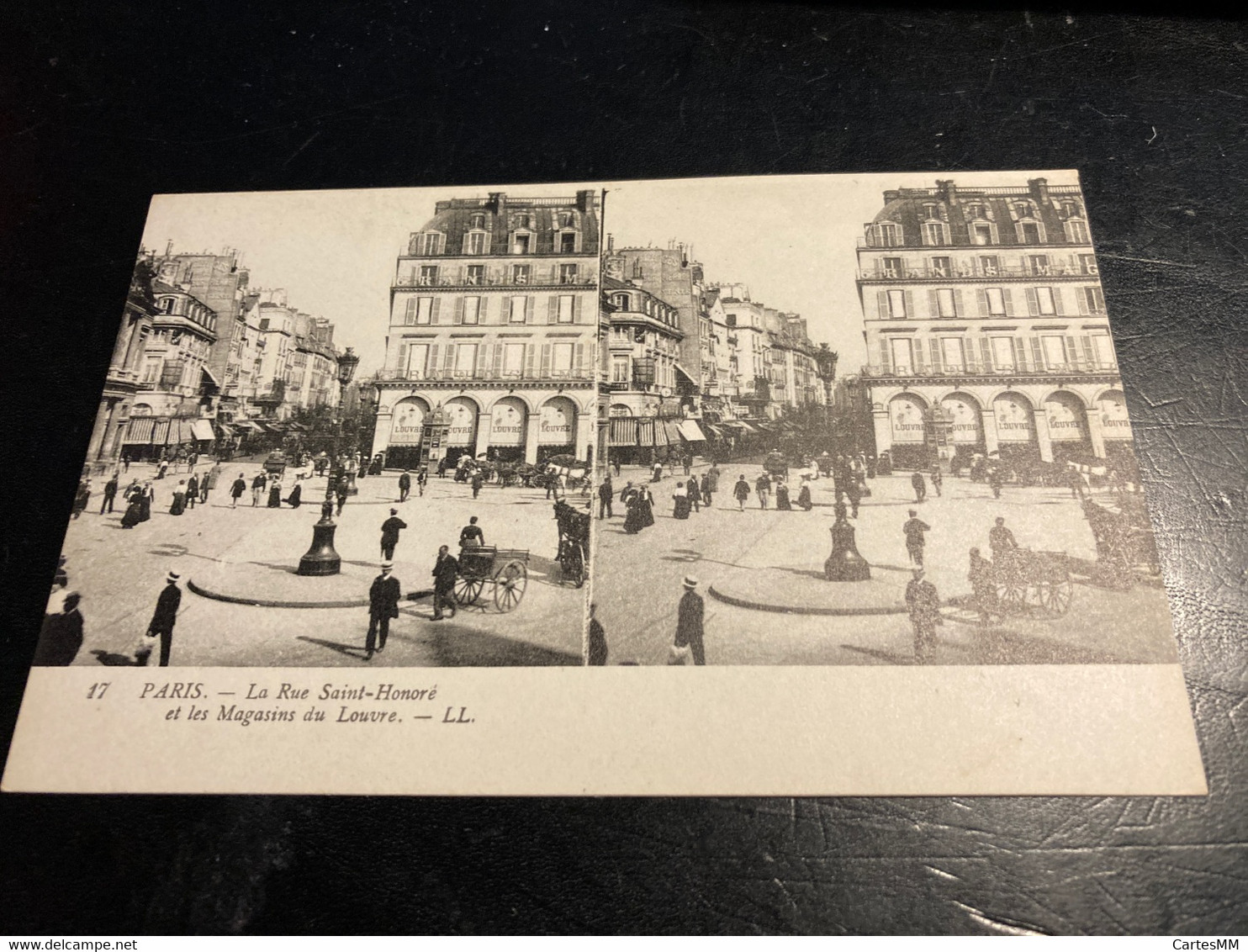 Paris RARE Carte Postale Stéréo La Rue Saint Honoré Et Les Magasins Du Louvre - Estereoscópicas