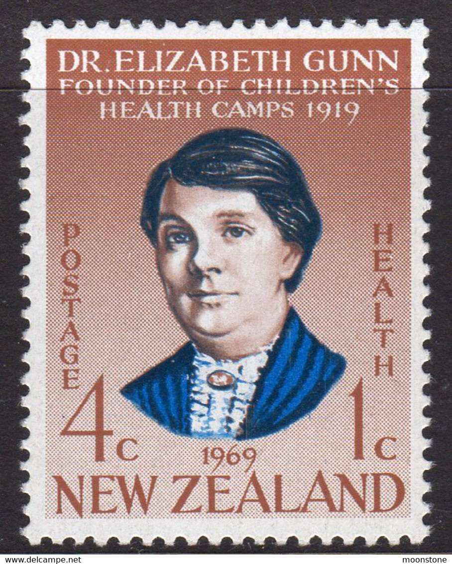 New Zealand 1969 Health Set Of 3, Hinged Mint, SG 899/901 (A) - Nuovi