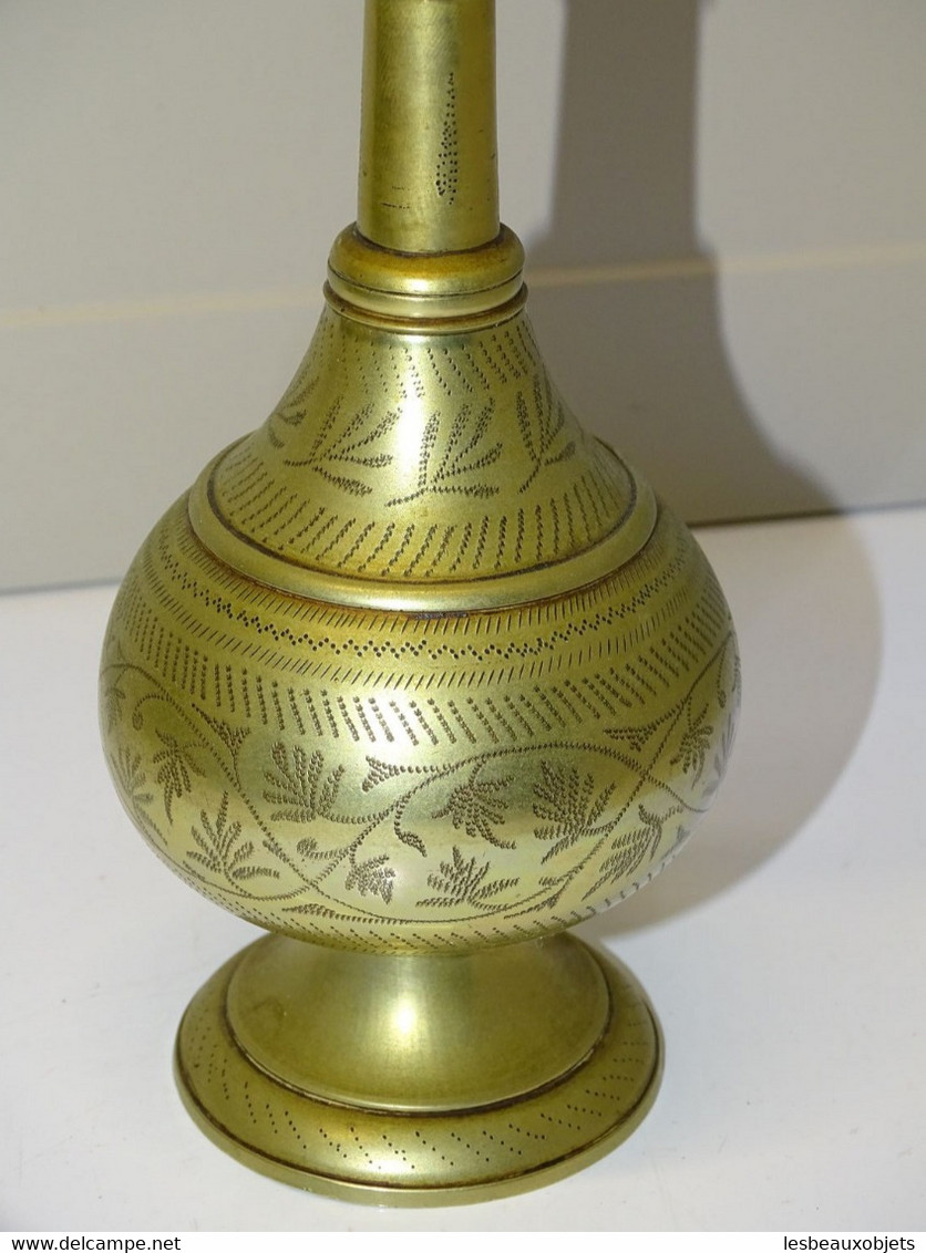 *ANCIEN ASPERSOIR LANCE PARFUM LAITON Décors Gravés ORIGINE AFRIQUE Du NORD E - Oriental Art