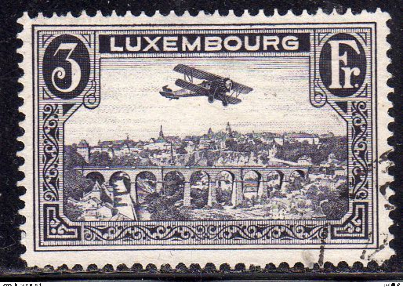 LUXEMBOURG LUSSEMBURGO 1931 1933 AIR POST STAMPS AIRMAIL AIRPLANE OVER POSTA AEREA 3fr USED USATO OBLITERE' - Gebruikt